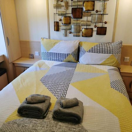 Lovely Static Holiday Caravan Near Whithorn Экстерьер фото
