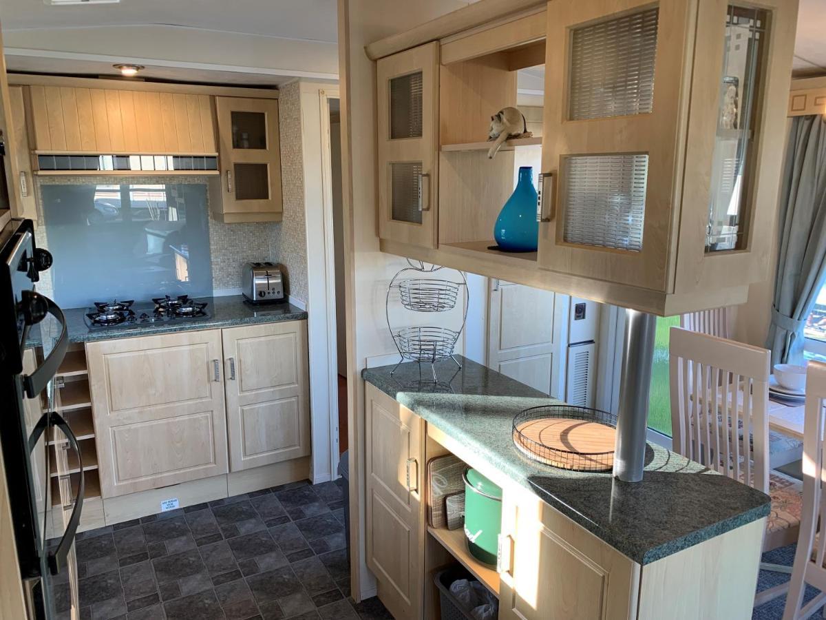 Lovely Static Holiday Caravan Near Whithorn Экстерьер фото