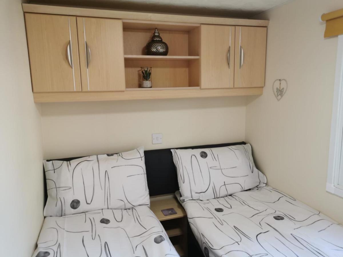 Lovely Static Holiday Caravan Near Whithorn Экстерьер фото